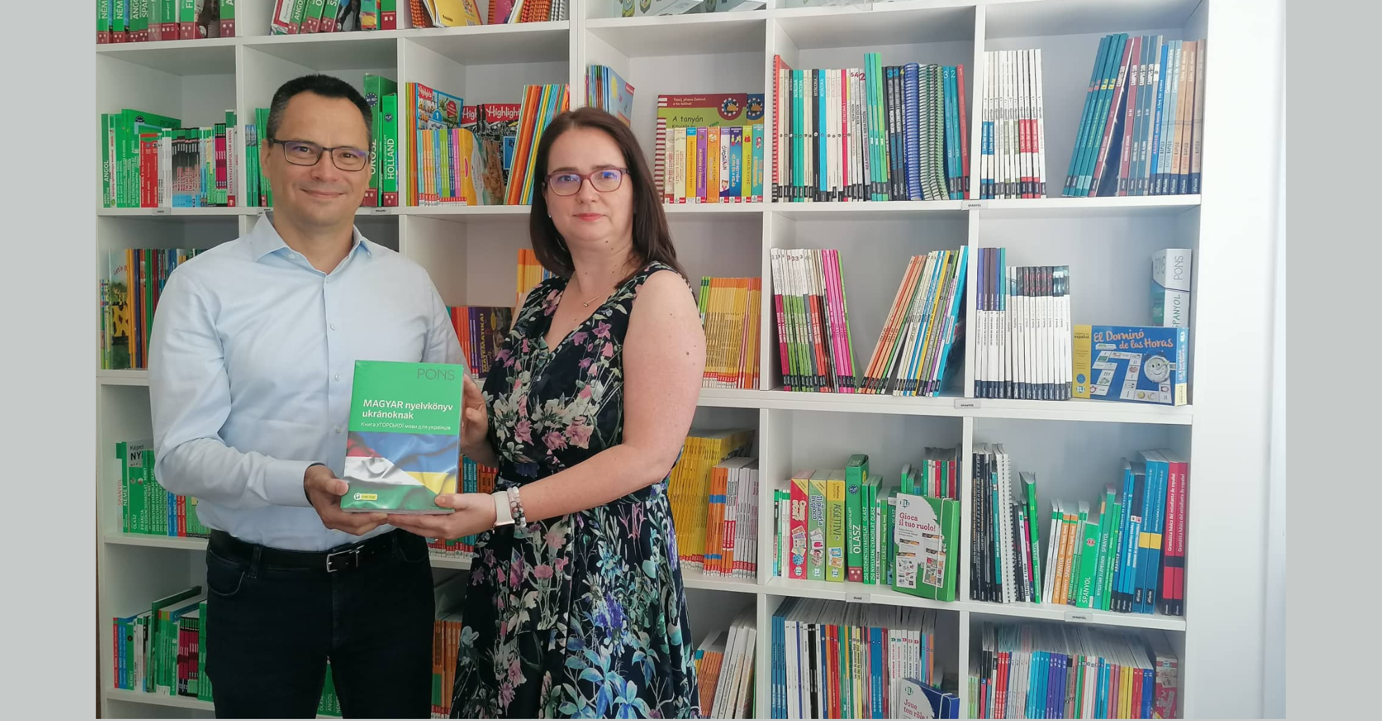 Ukránoknak szóló magyar nyelvkönyv kiadását támogatta a WHC Csoport
